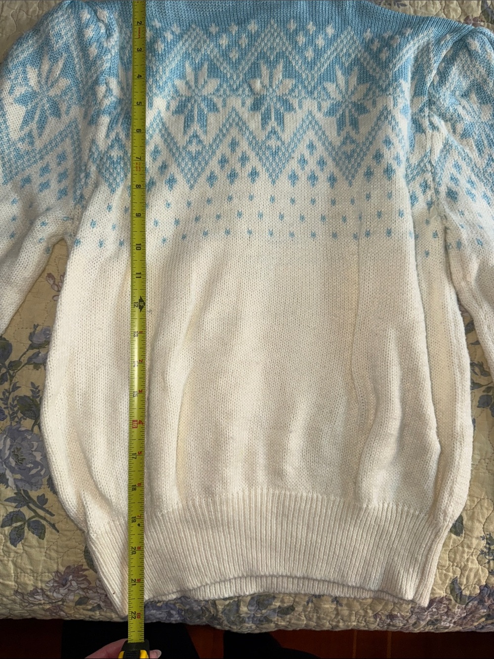 Vintage ( 80s) Blue and Cream Fair Isle Knit Sweater with pearl detail - Picture 8 of 9